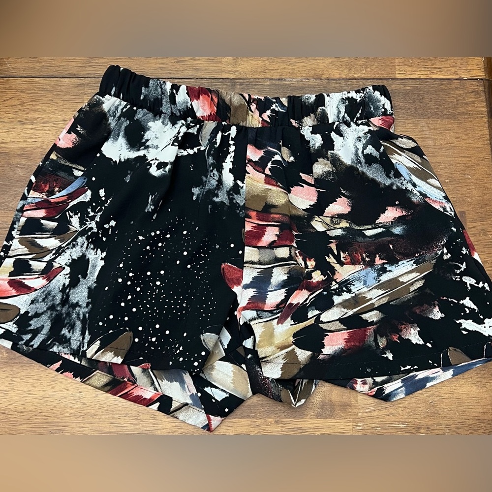 S Tyche abstract printed shorts